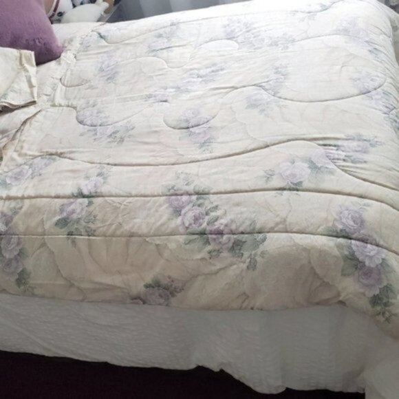 REVERSIBLE BEDDING TWIN- Floral and Cream W large pillow case​ - Picture 3 of 12